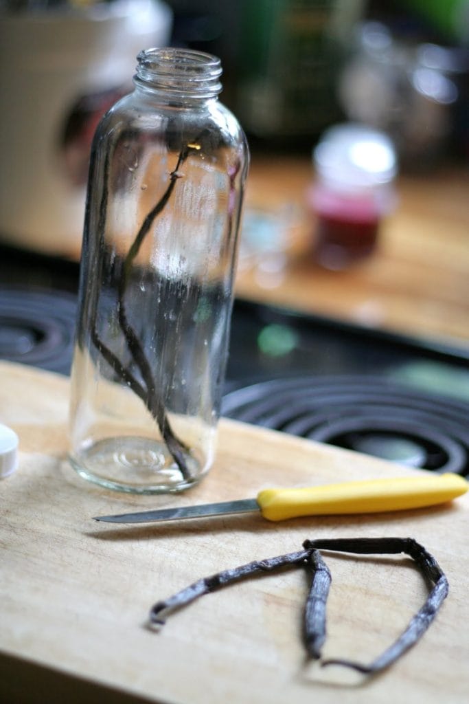 The following is a short tutorial on how to make your DIY vanilla extract. It's a short tutorial because it's just that easy.