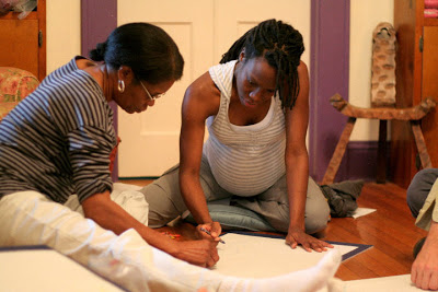 Whether you're dead set on natural childbirth or just want to see how things go use these tips for natural birth to decrease your pain. #pregnancy #birth #laboranddelivery #naturalbirth #hospitalbirth #homebirth