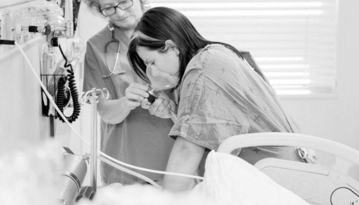 Knowing how to cope through painful labor before an epidural requires an understanding about what labor is and how it works.