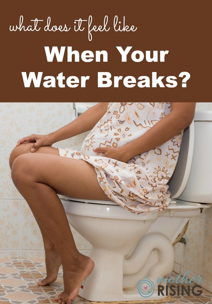 what does it look like when your water breaks when pregnant