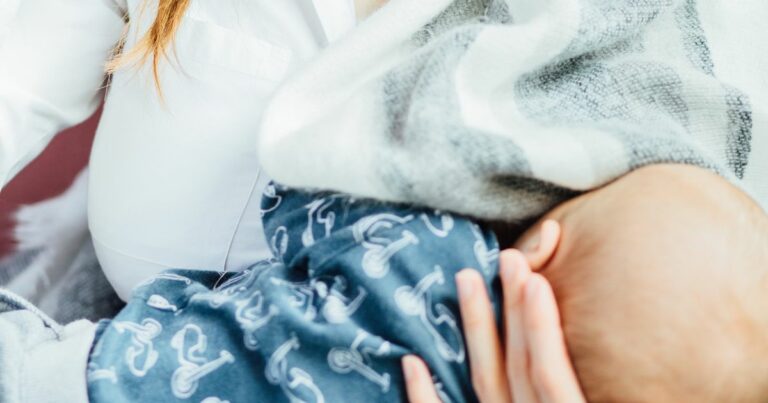 How Much Water To Drink While Breastfeeding